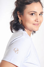 Load image in gallery viewer, <transcy>white rose t-shirt</transcy>