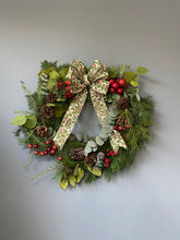 Cargar imagen en el visor de la galería, Corona navideña
